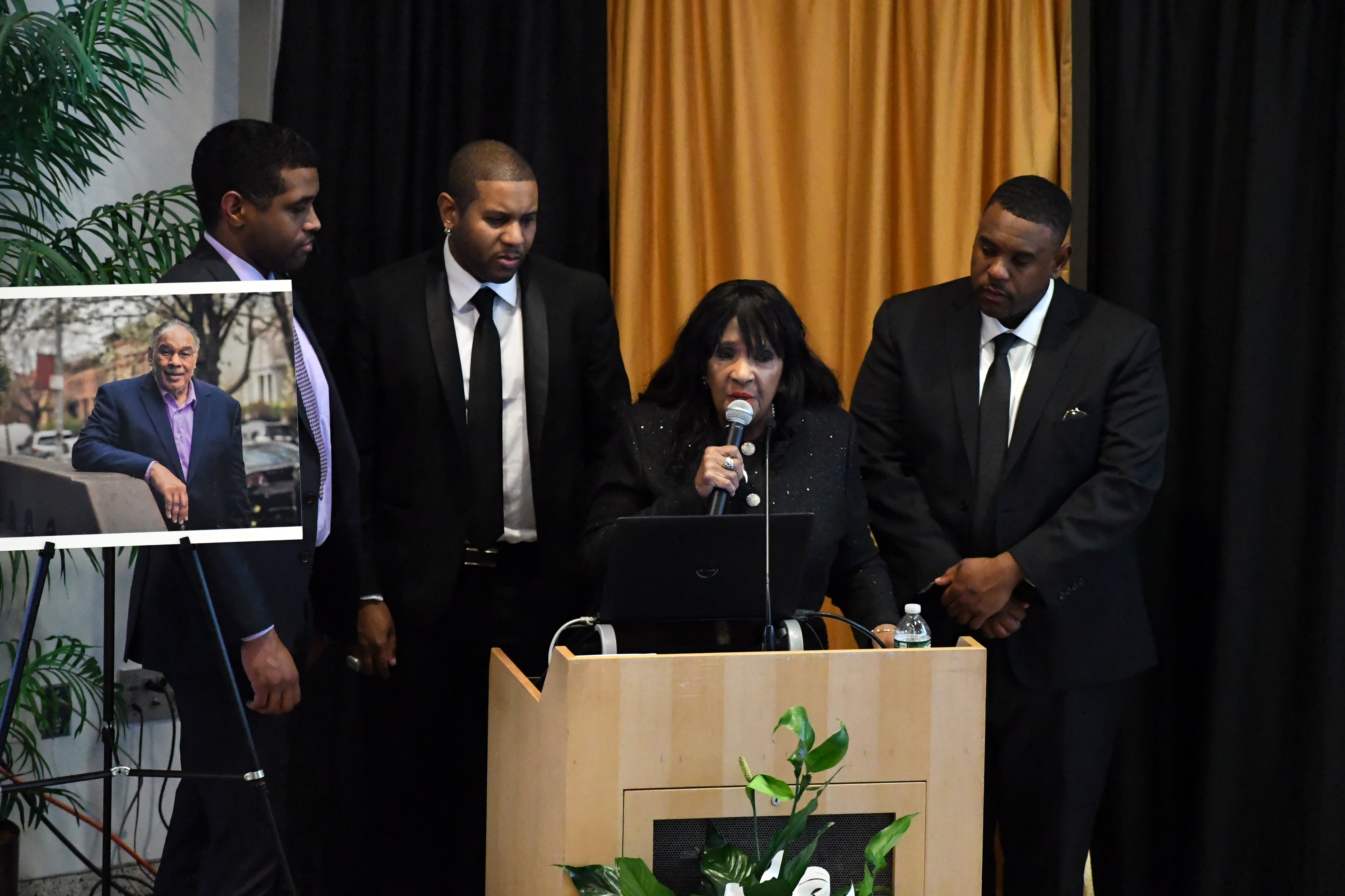 Dr. Evelyn W. Castro, the Senior Advisor to the President for Community Engagement at Medgar Evers College, has the Flateau family by her side as she spoke of her relationship with Dr. Flateau. (Photo by Nick Masuda/MEC)