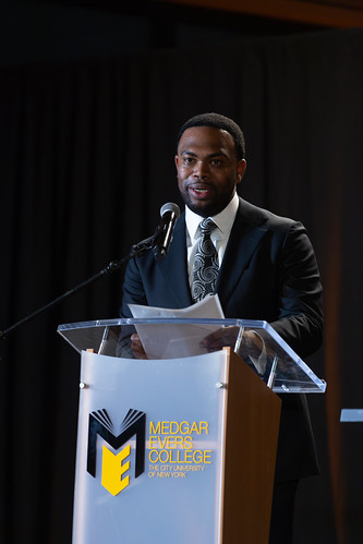 Emcee Phil Taitt (Correspondent, WABC 7 New) (Photo by Solwazi Afi Olusola)