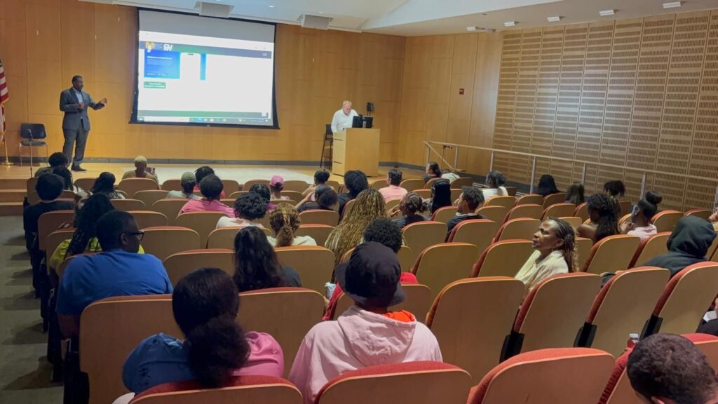 Students attending the Summer Jumpstart Program orientation